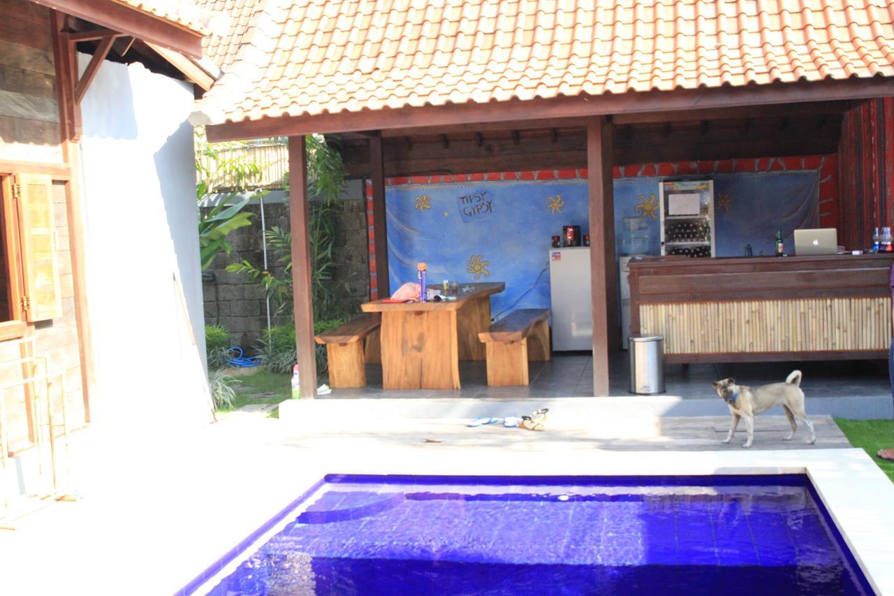 The Tipsy Gypsy Hostel Canggu  Luaran gambar